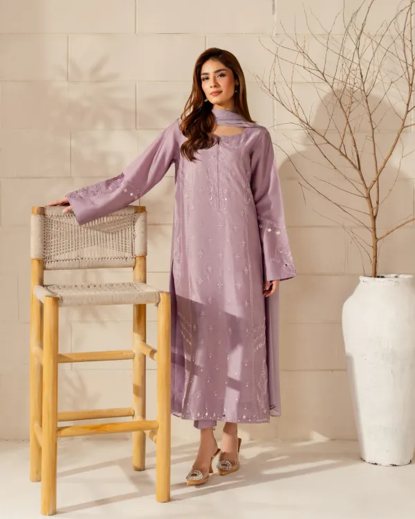 Lavender_French_Crepe_Embroidery_Work_Kurta_With_Pant_&_Dupatta_For_Women