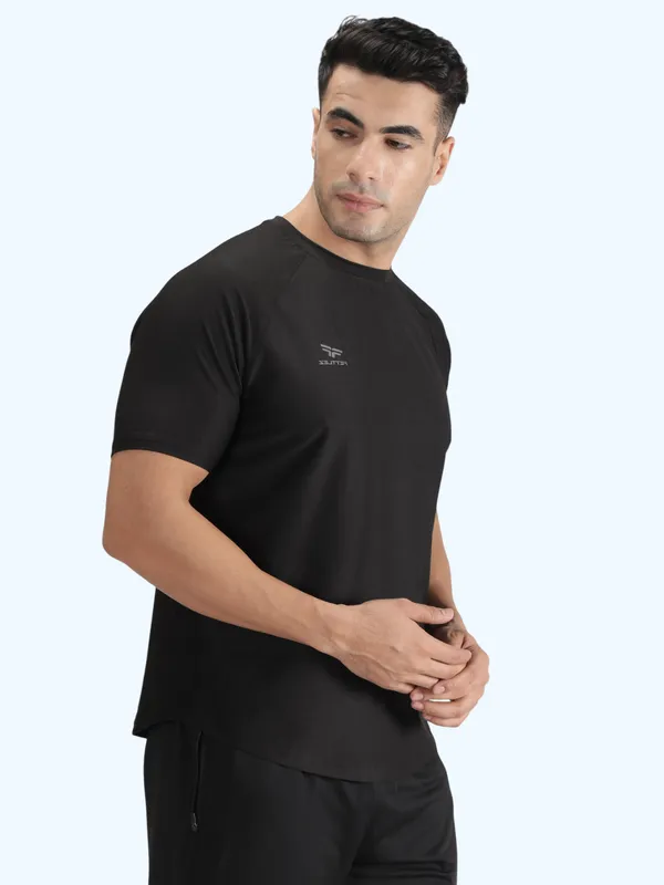 Black_Polyester_Sleeve_Razor_T-Shirt_For_Men