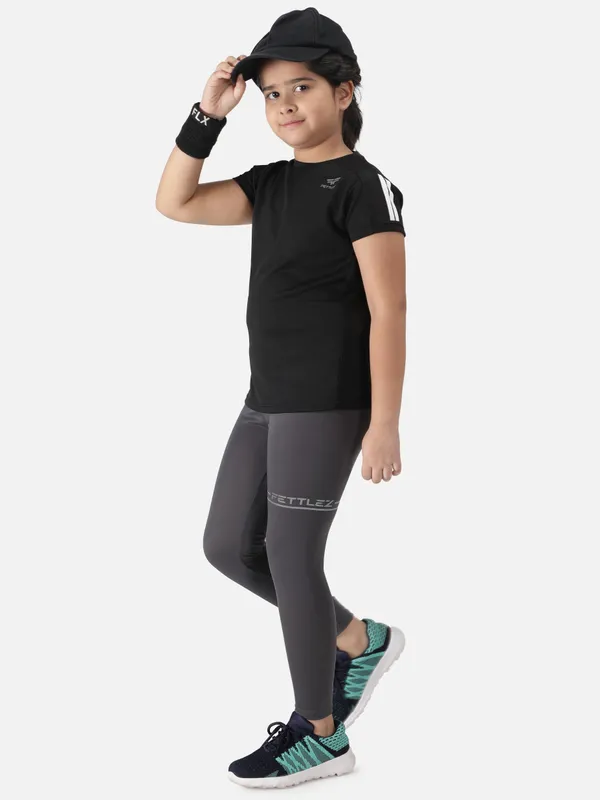 Navy_Polyester_Sleeve_Rapid_Dry_Running_T_Shirt_For_Girls