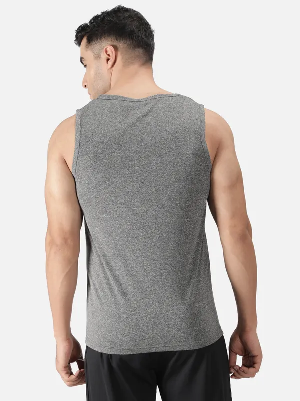 Dark_Grey_Polyester_Sleeveless_Melange_Tanktop_For_Men
