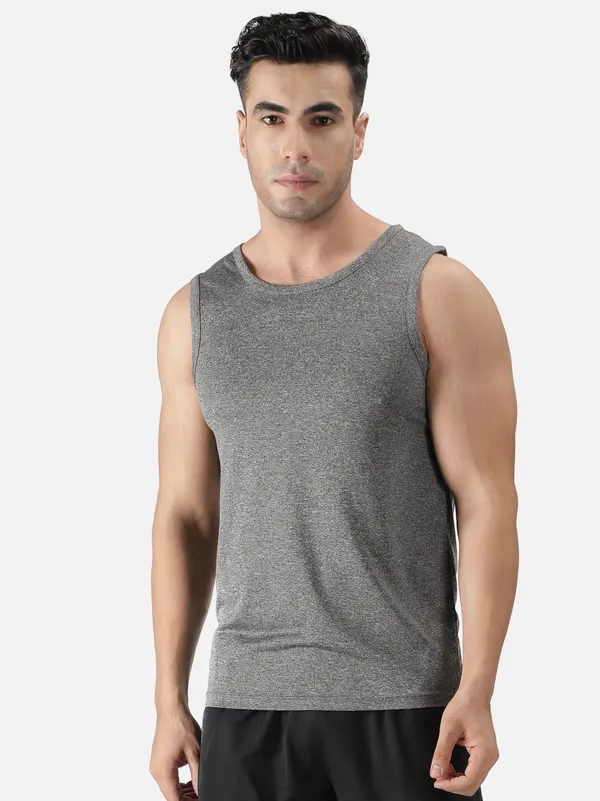 Dark_Grey_Polyester_Sleeveless_Melange_Tanktop_For_Men