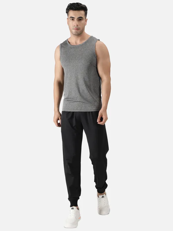 Dark_Grey_Polyester_Sleeveless_Melange_Tanktop_For_Men