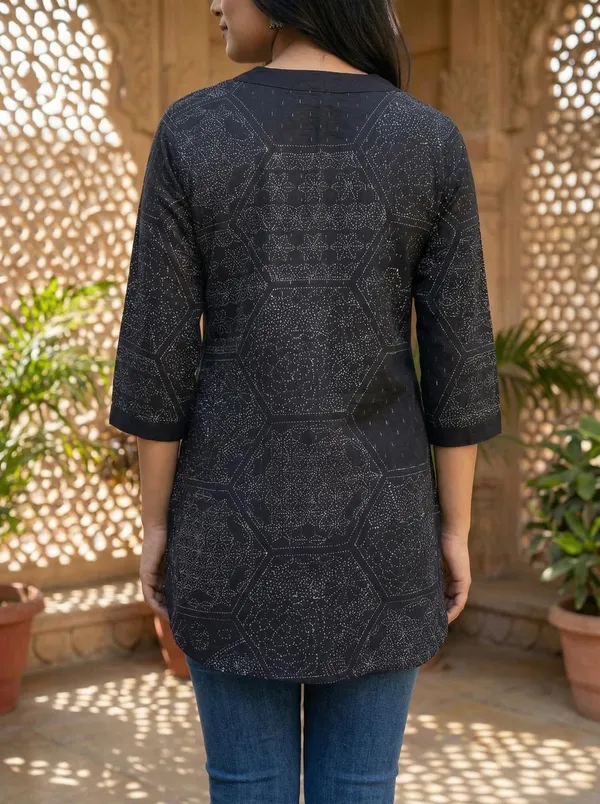 AM_Style_Black_printed_Short_Kurti