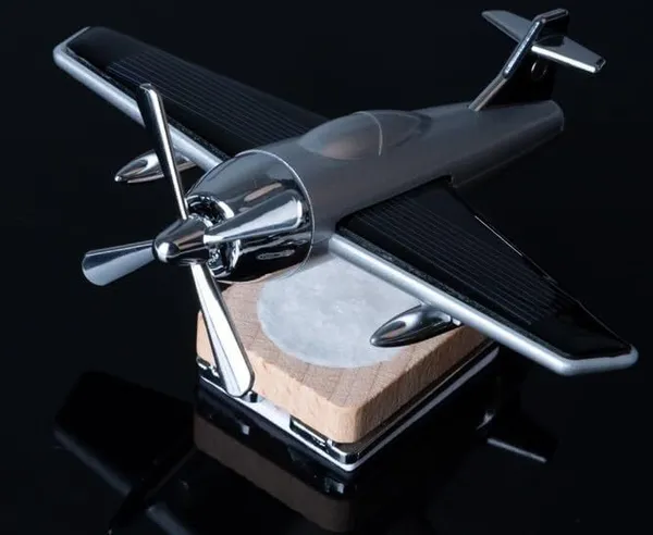 Silver_Trendy_Premium_Automobile_Showpiece
