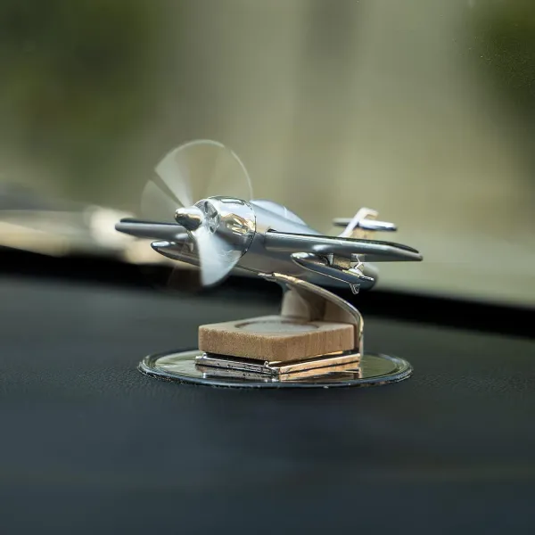 Silver_Trendy_Premium_Automobile_Showpiece