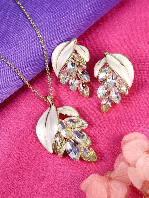 Multicolor_Stainless_Steel_18-Carat_Gold_Polish_Crystal_Leaf_Pendant_Set_For_Women