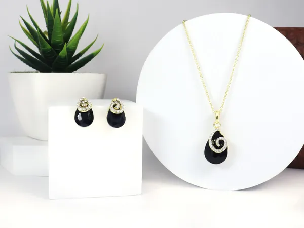Multicolor_Stainless_Steel_18-Carat_Gold_Polish_Midnight_Spark_Set_For_Women