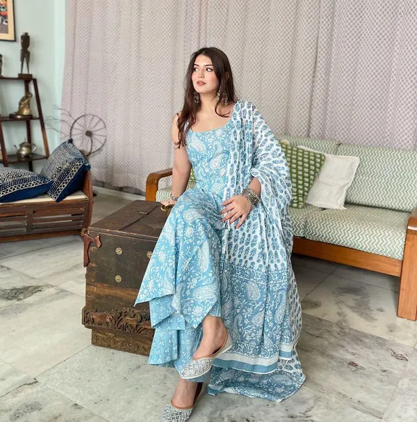 Sea_Green_Straight_Kurta_With_Pant_And_Dupatta_For_Women