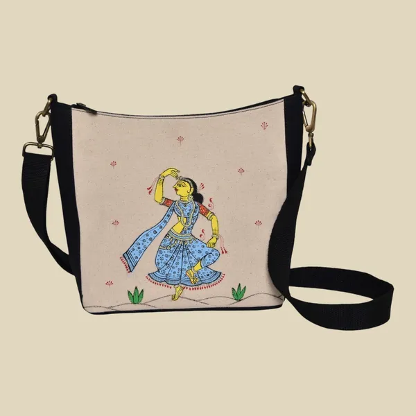 Black_Recycled_Canvas_Premium_&_Elegant_Handbag_For_Women