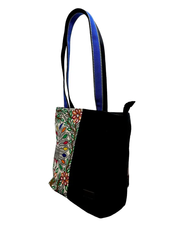 Black_Canvas_Tote_Bag_For_Women