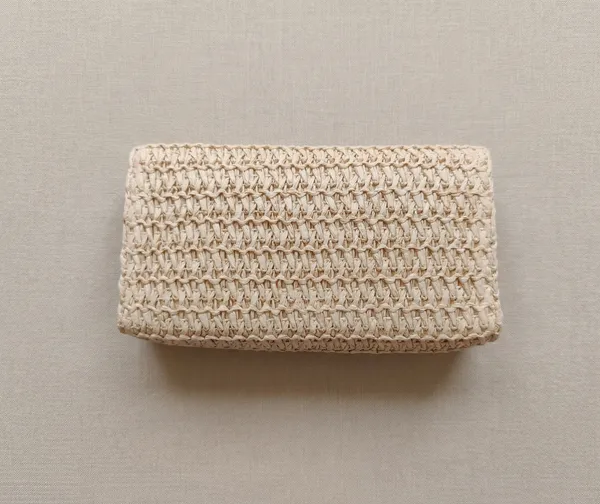 Raffia_Élan_Clutch