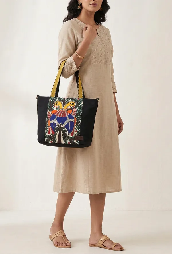 Black_Recycled_Canvas_Premium_&_Elegant_Handbag_For_Women