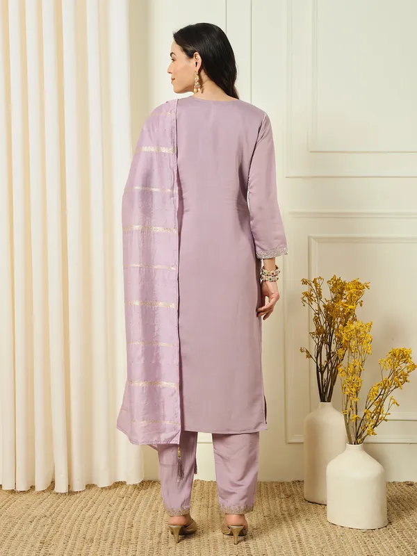 Lavender_Roman_Silk_Thread_Embroidered_Kurta_With_Pant_&_Dupatta_|_For_Women