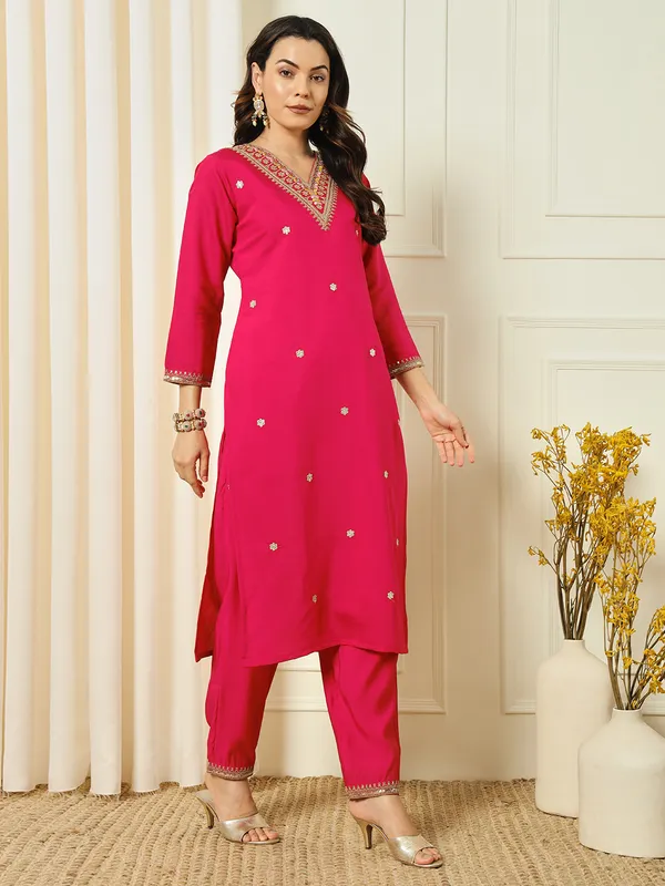 Pink_Roman_Silk_Thread_Embroidered_Kurta_With_Pant_And_Dupatta_For_Women
