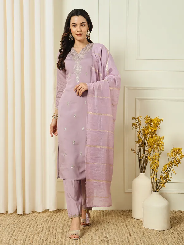 Lavender_Roman_Silk_Thread_Embroidered_Kurta_With_Pant_&_Dupatta_|_For_Women