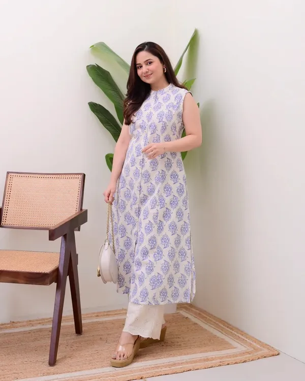 Sky_Blue_Premium_Cotton_Blend_Kurta_Set_For_Women