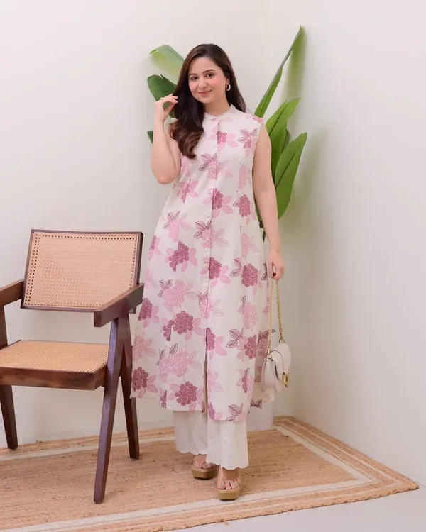 Pink_Premium_Georgette_Kurta_Set_For_Women