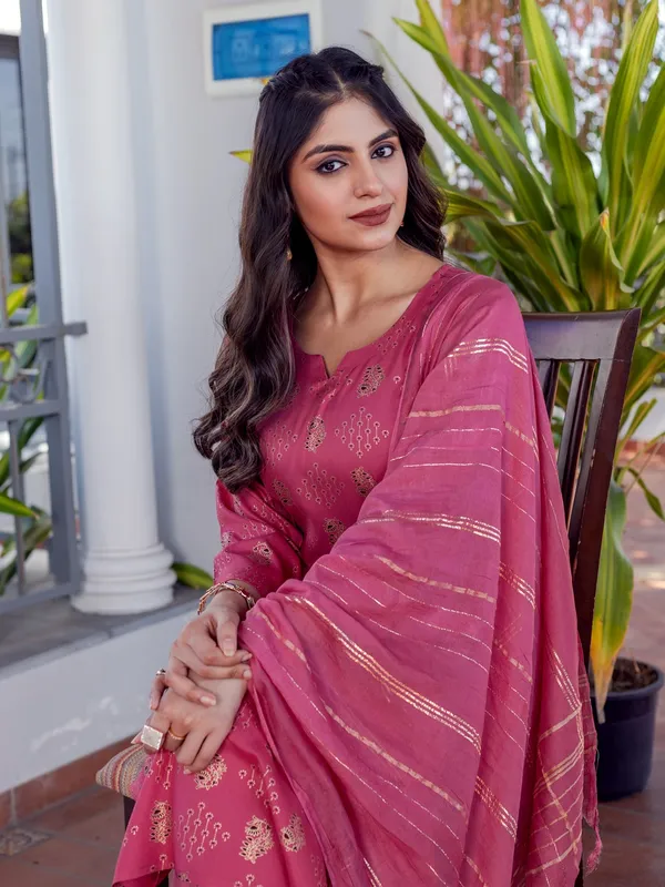 Pink_Premium_Rayon_Kurta_Set_For_Women