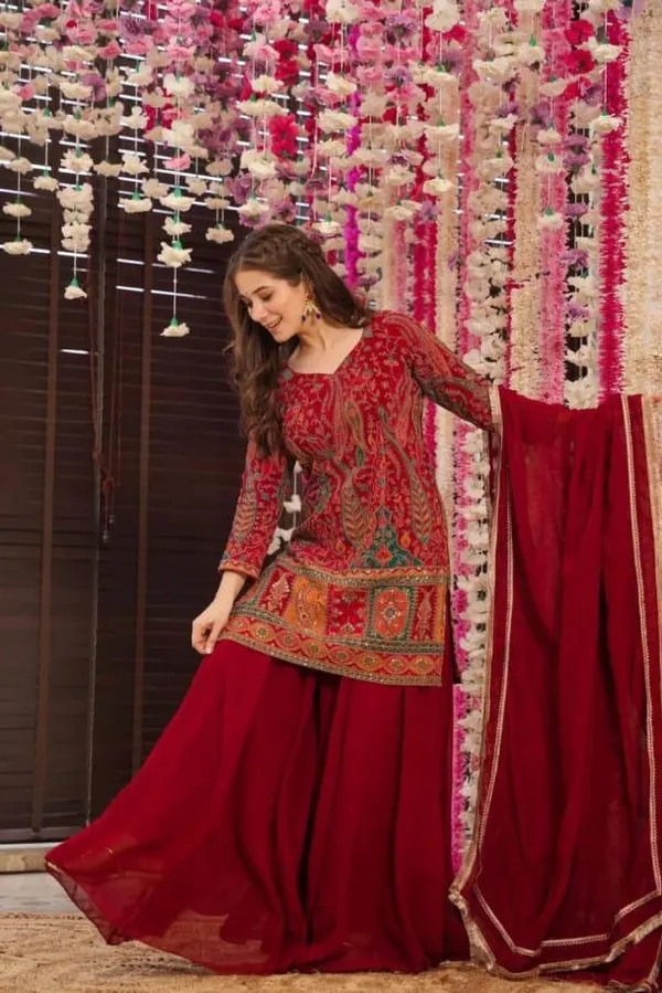 Maroon_Premium_Cotton_Blend_Kurta_With_Pant_&_Dupatta_For_Women