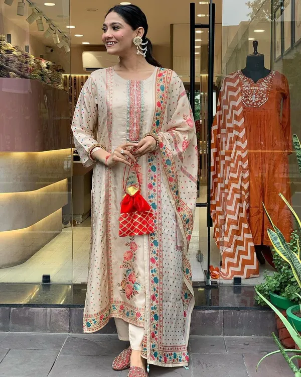 Rose_Pink_Cotton_Blend_Floral_Digital_Print_Kurta_With_Pant_&_Dupatta_|_For_Women