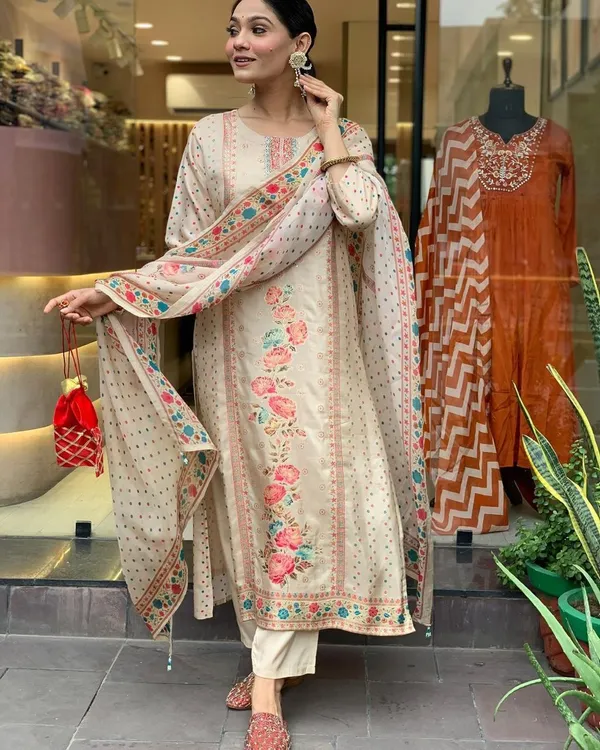 Rose_Pink_Cotton_Blend_Floral_Digital_Print_Kurta_With_Pant_&_Dupatta_|_For_Women