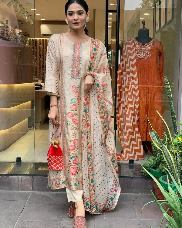 Rose_Pink_Cotton_Blend_Floral_Digital_Print_Kurta_With_Pant_&_Dupatta_|_For_Women