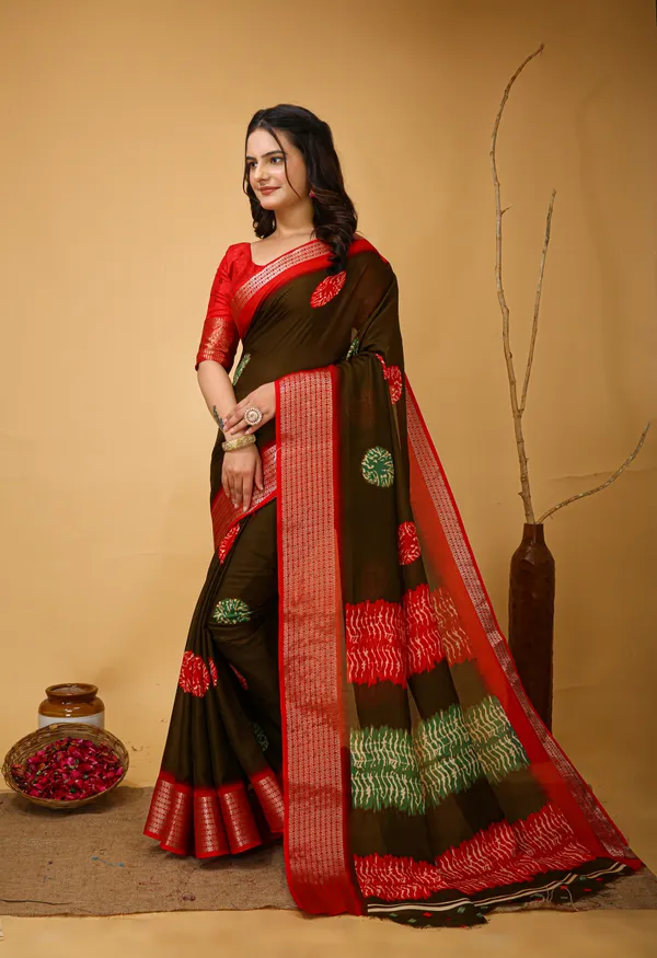 Brown_&_Red_Marshmallow_Fabric_Saree_With_Unstitched_Blouse_Piece