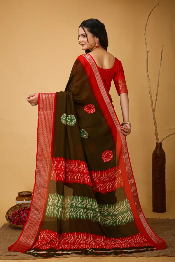 Brown_&_Red_Marshmallow_Fabric_Saree_With_Unstitched_Blouse_Piece