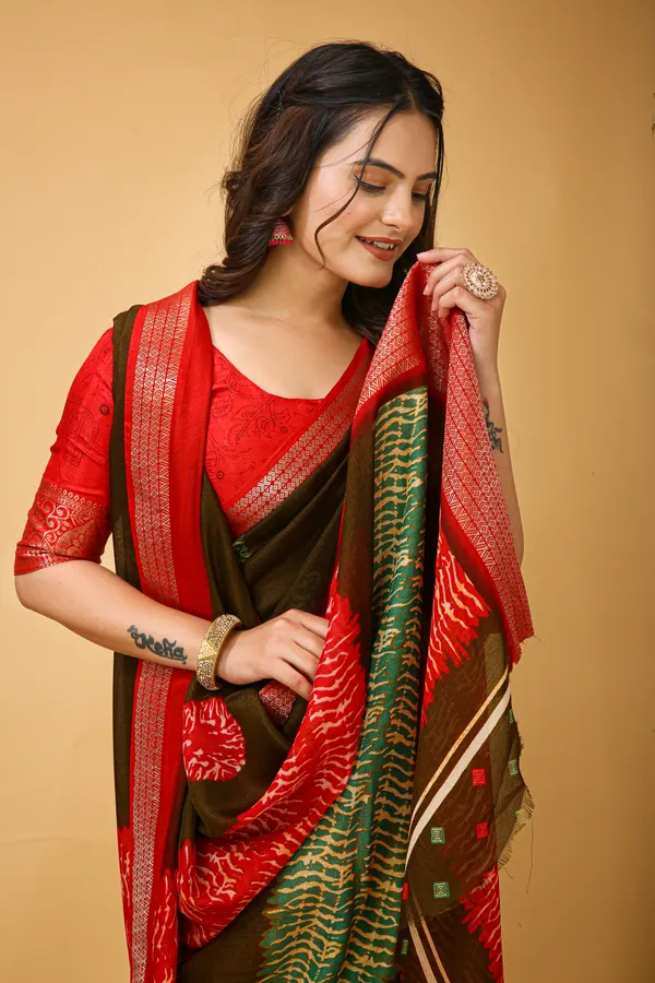 Brown_&_Red_Marshmallow_Fabric_Saree_With_Unstitched_Blouse_Piece