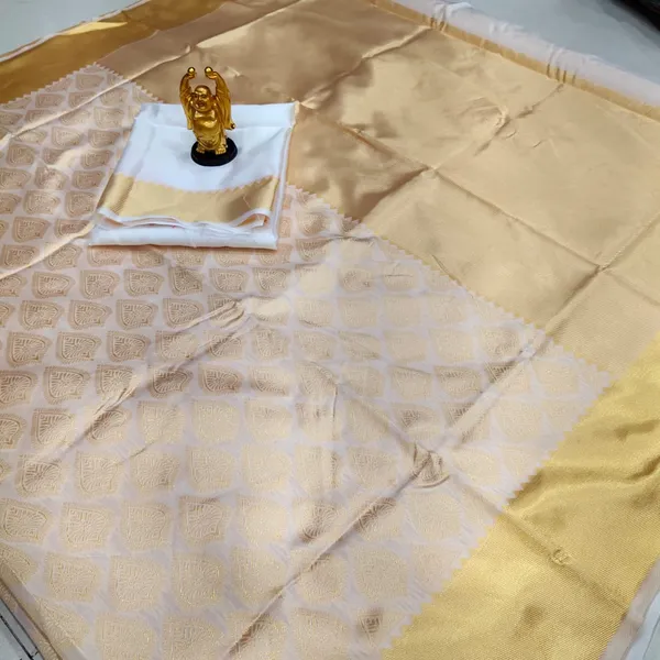 Ivory_Gold_Pure_Kanchipuram_Blend_Silk_Saree_With_Unstitched_Blouse_Piece