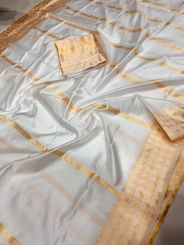 Off-White_With_Zari_Borders_Cotton_Silk_Saree_With_Unstitched_Blouse_Piece