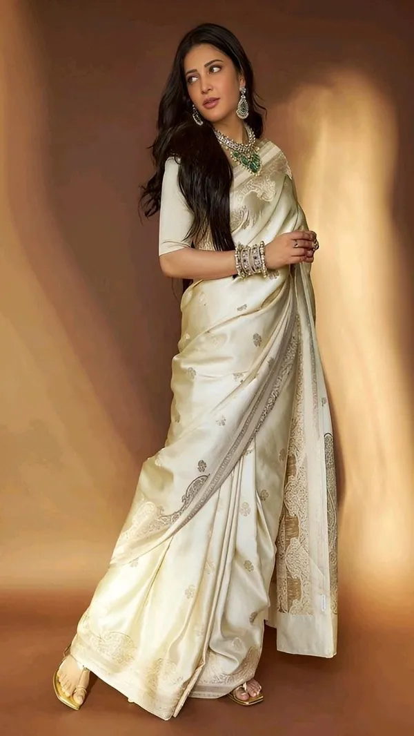Cream_Gold_Zari_Work_Silk_Blend_Saree_With_Unstitched_Blouse_Piece