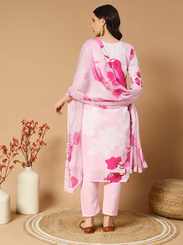 Blush_Pink_Muslin_Floral_Digital_Print_Kurta_With_Pant_And_Dupatta_For_Women