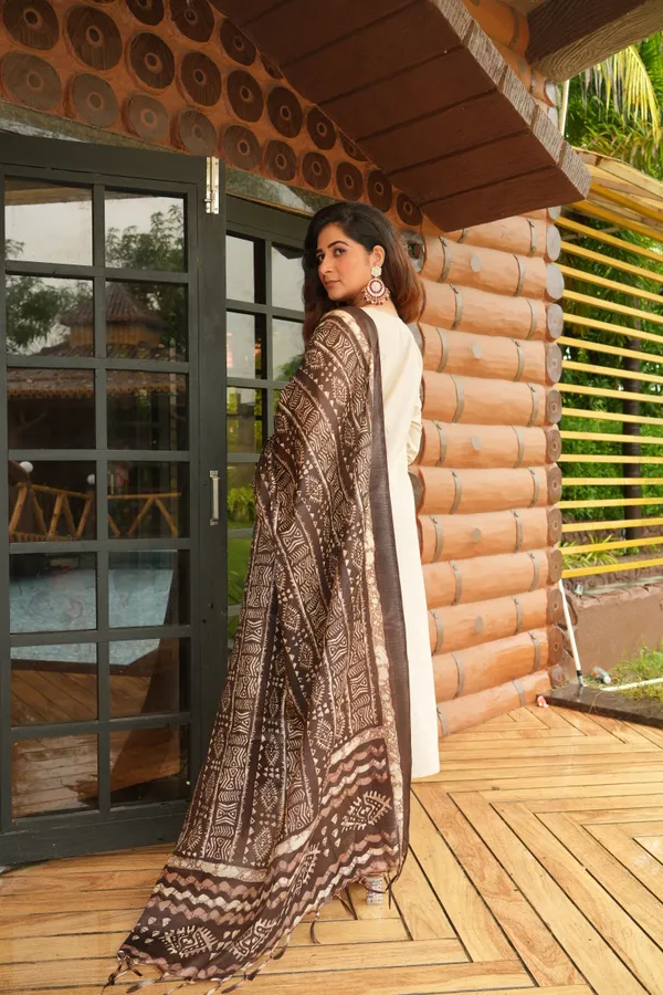 Beige_Khadi_Cotton_Thread_Embroidered_Kurta_With_Pant_And_Dupatta_For_Women