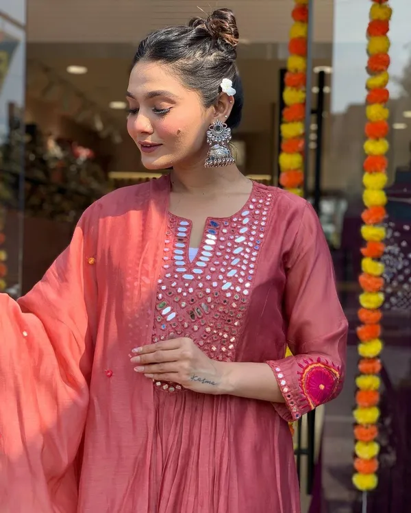 Rosewood_Pink_Muslin_Cotton_Mirror_Embroidered_Kurta_With_Pant_&_Dupatta_|_For_Women