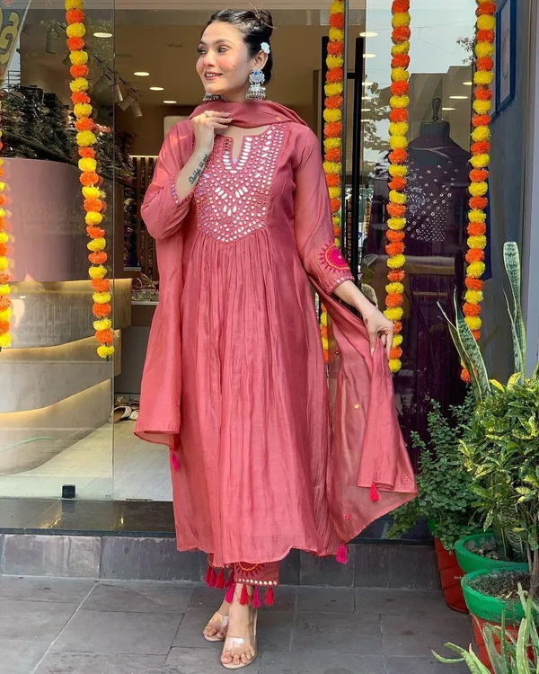 Rosewood_Pink_Muslin_Cotton_Mirror_Embroidered_Kurta_With_Pant_&_Dupatta_|_For_Women