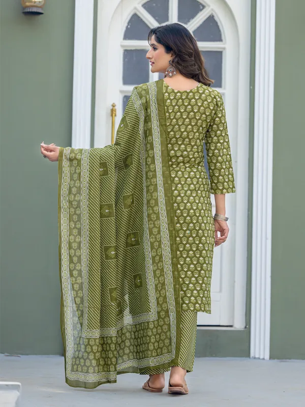 Mehendi_Green_Cotton_Blend_Printed_Kurti_Pant_Dupatta_Set
