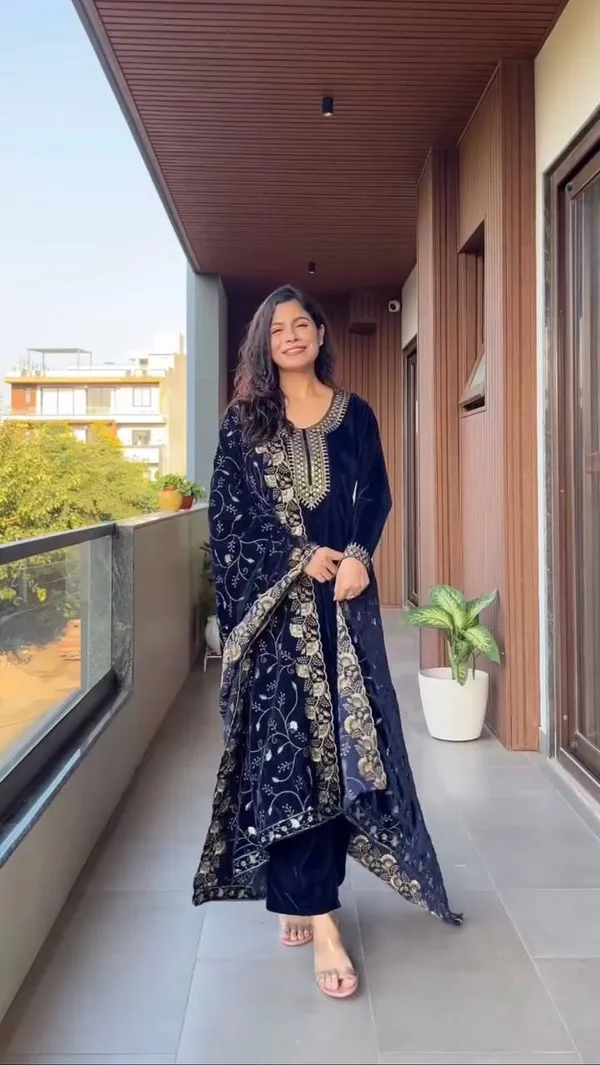 Blue_Velvet_Embroidered_Kurta_Set_For_Women