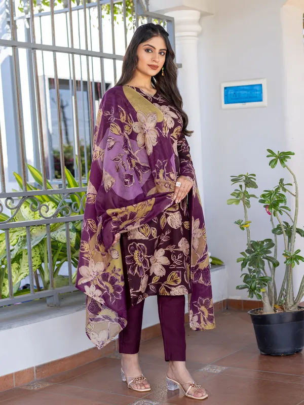 Royal_Purple_Cotton_Blend_Printed_Kurti_Pant_Dupatta_Set