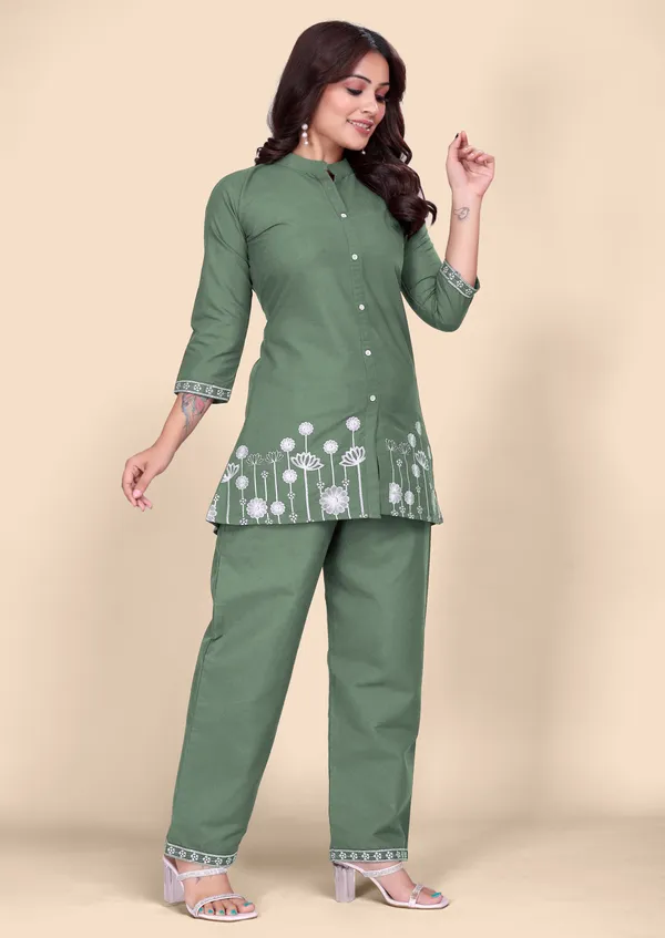 Women's_Green_Cotton_Co-Ords_Set_with_Floral_Thread_Embroidery_Work_&_Straight_Pants