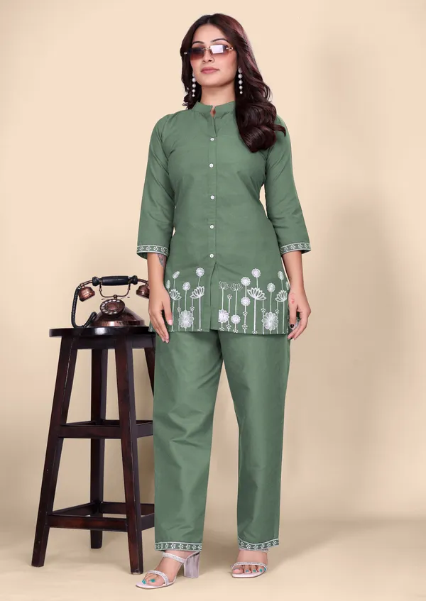 Women's_Green_Cotton_Co-Ords_Set_with_Floral_Thread_Embroidery_Work_&_Straight_Pants