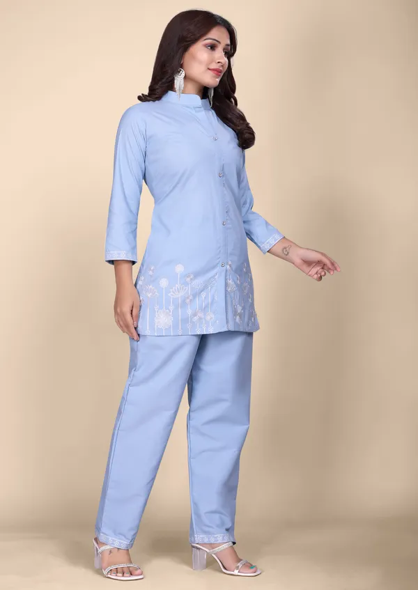 Women's_SKY_Blue_Cotton_Co-Ords_Set_with_Floral_Thread_Embroidery_Work_&_Straight_Pants