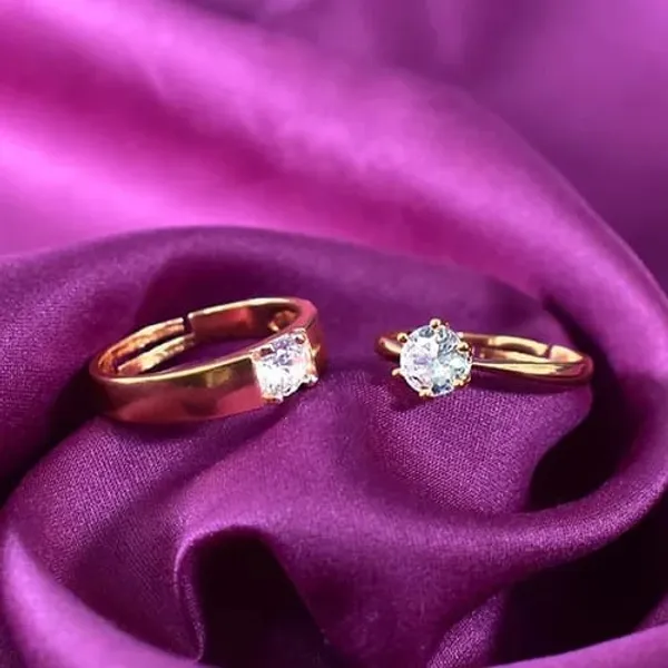 Silver_Stainless_Steel_Crystal_Diamond_King_Queen_With_Nug_Stone_Unique_Design_Romantic_Couple_Matching_Ring_For_Women_(Pack_Of_2)