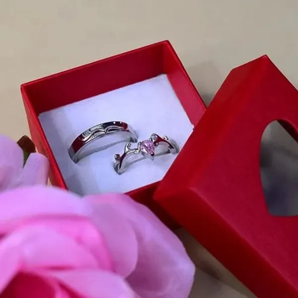 Silver_Stainless_Steel_Crystal_Diamond_King_Queen_With_Nug_Stone_Unique_Design_Romantic_Couple_Matching_Ring_For_Women_(Pack_Of_2)