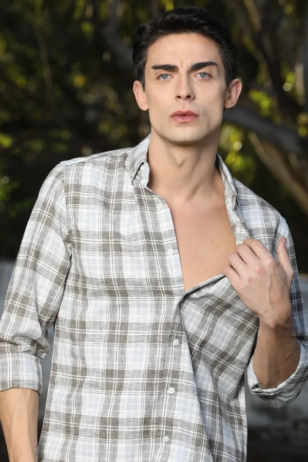 White_With_Soft_Brown_Checks_Full_Sleeve_Shirt