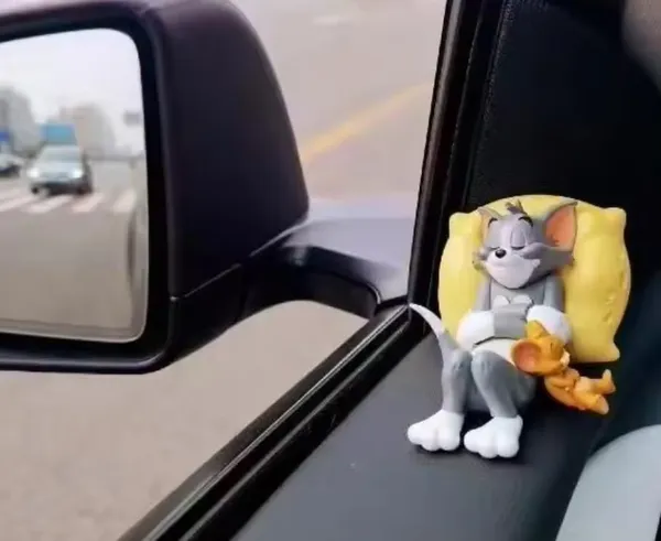 Blue_Tom_&_Jerry_Sleeping_Car_Interior_Accessory_Cute_Toy_For_Your_Car_Dashboard_Or_Tabletop