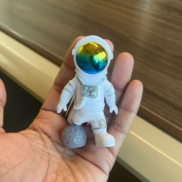 Multicolour_Car_Dashboard_Decoration_Items_God_Idol_&_Miniature_Toys_Stylish_Car_Decor_Accessories_For_Car_Home_&_Office_Moon_Astronaut