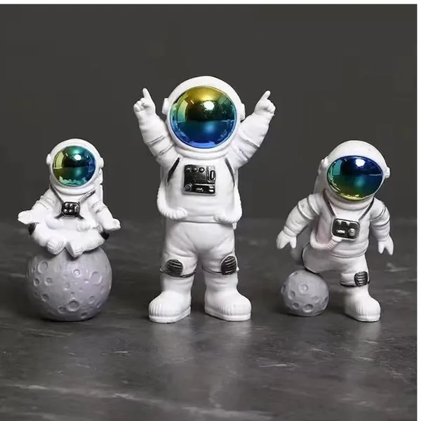 Multicolour_Car_Dashboard_Decoration_Items_God_Idol_&_Miniature_Toys_Stylish_Car_Decor_Accessories_For_Car_Home_&_Office_3_Piece_Astronaut