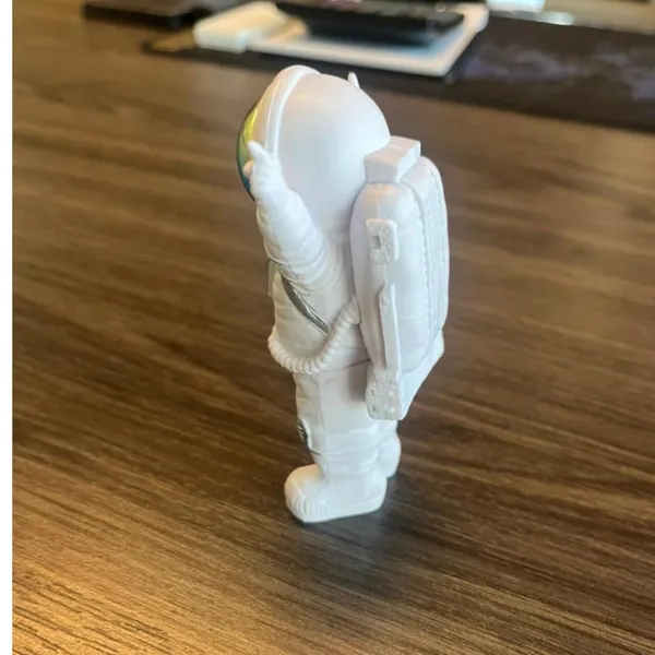 Multicolour_Car_Dashboard_Decoration_Items_God_Idol_&_Miniature_Toys_Stylish_Car_Decor_Accessories_For_Car_Home_&_Office_Standing_Astronaut