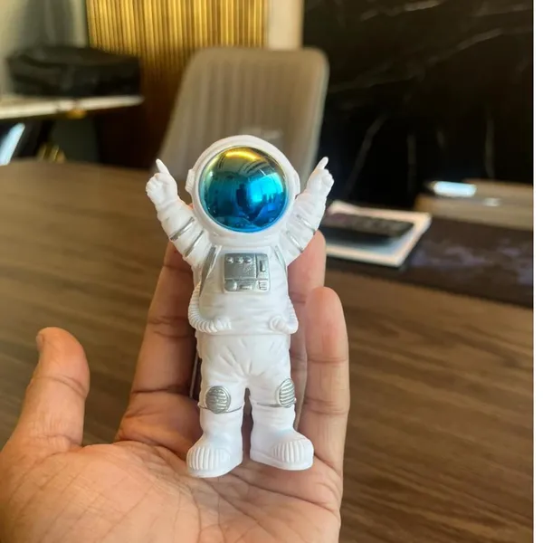 Multicolour_Car_Dashboard_Decoration_Items_God_Idol_&_Miniature_Toys_Stylish_Car_Decor_Accessories_For_Car_Home_&_Office_Standing_Astronaut